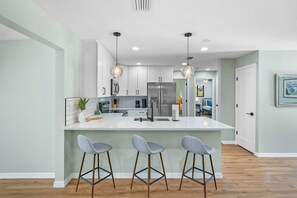 House - Lakeside Water View Kayak BBQ Grill Fire Pit (Green Cove Springs)