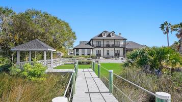 House | 5 bedrooms, Internet