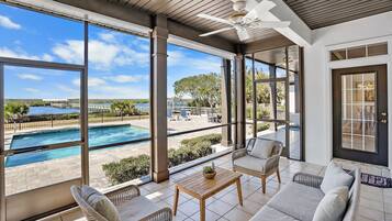 House | 5 bedrooms, Internet