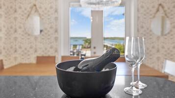 House | 5 bedrooms, Internet