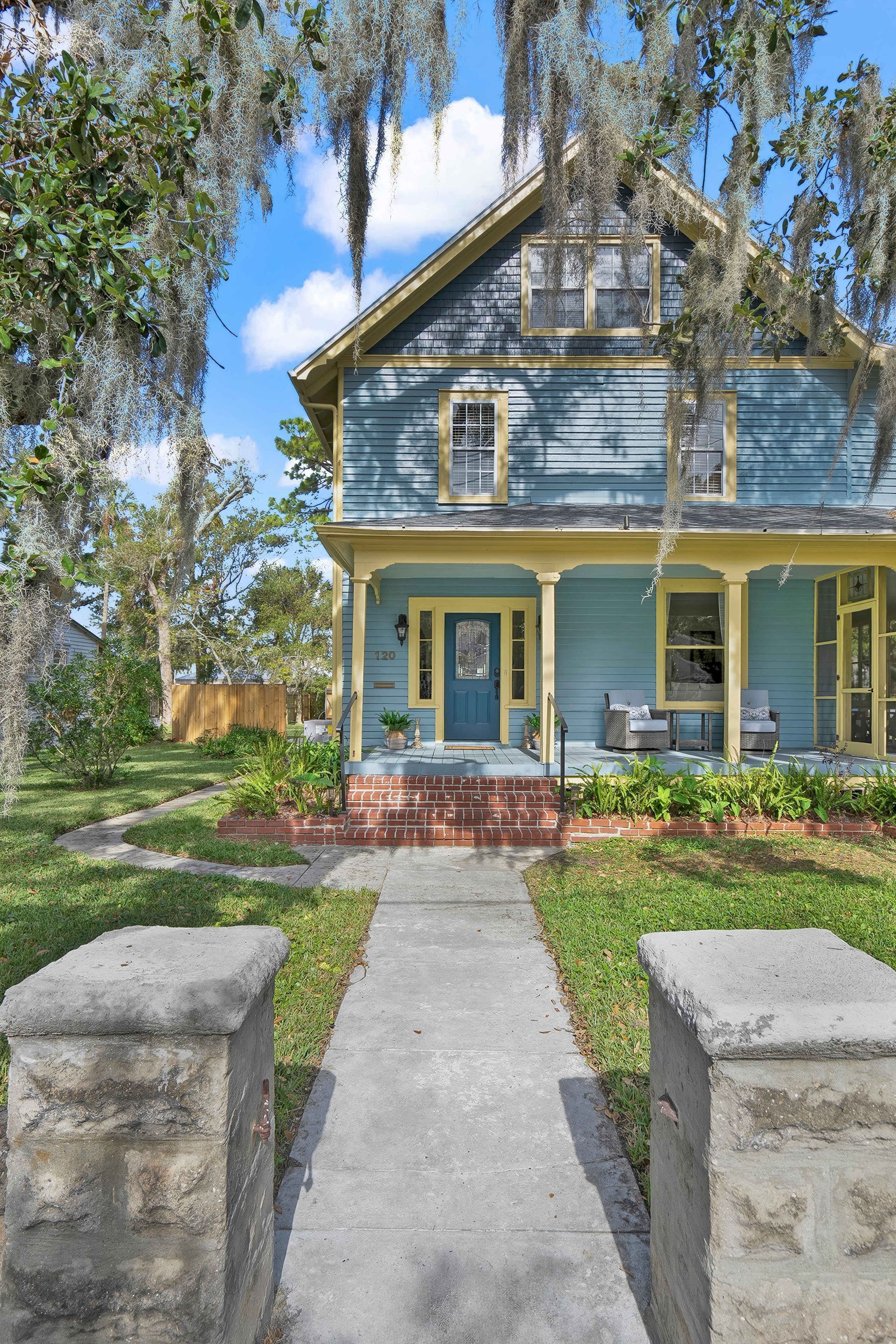 House | 4 bedrooms, desk, Internet