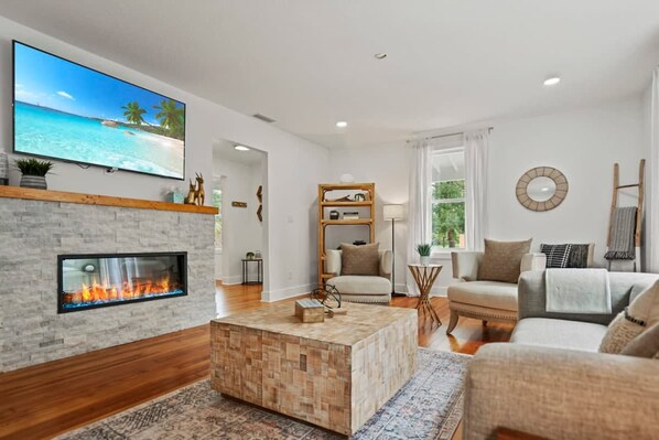 House | 7 bedrooms, Internet - Stay in A Castle In St Augustine Hot Tub Fireplace (St. Augustine)