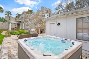 House | 7 bedrooms, Internet - Stay in A Castle In St Augustine Hot Tub Fireplace (St. Augustine)