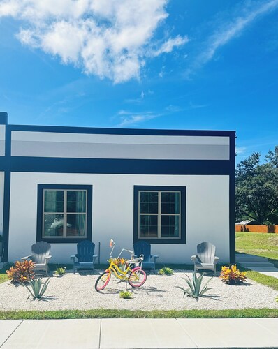 MODERN FARMHOUSE WITH A HUGE BACKYARD
