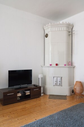 1 habitación, escritorio y espacio para trabajar con laptop 