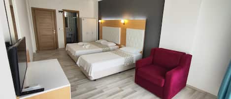 Family Twin Room, Balcony, City View | Desk, free WiFi