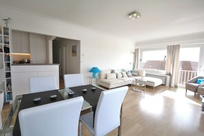 Apartment | Dining