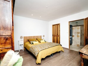 1 bedroom, iron/ironing board, WiFi, bed sheets - Escape to a winery: Maison Givaudan (Cavillargues)