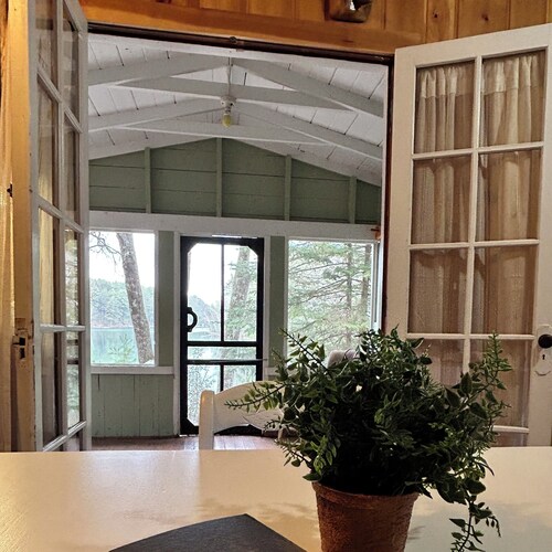 Northern Pike Place ~ Charming 2 Bedroom at Historical Resort in Hazelhurst, WI