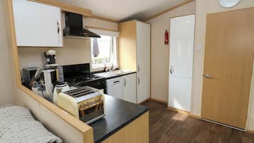 Dishwasher, cookware/dishes/utensils