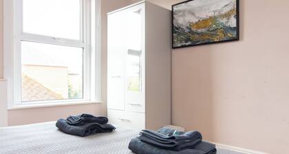 Thornbury Guest House Room 6