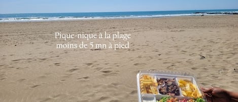 ビーチの近く、ビーチタオル