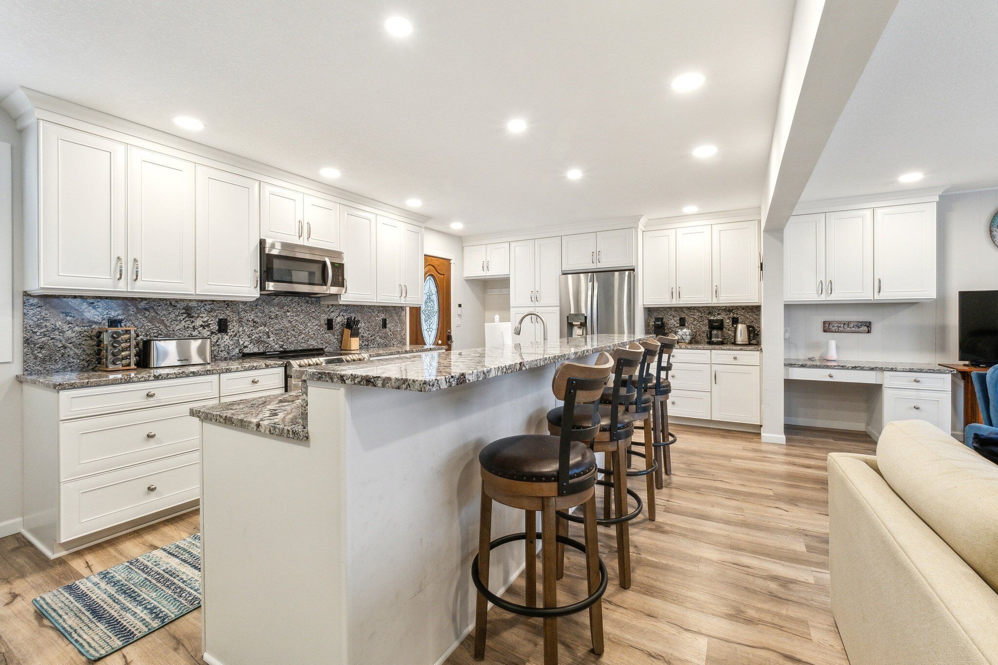 House, 2 Bedrooms | Private kitchen | Fridge, oven, coffee/tea maker, toaster