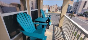 Condo, 2 Bedrooms | Property grounds