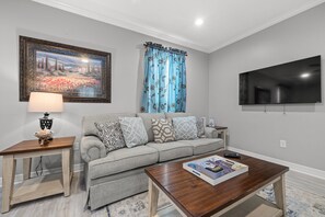 Hus, 4 soverom | Oppholdsområde | Smart-TV