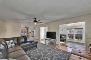 House, 2 Bedrooms | Living area | Smart TV