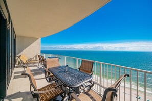 Apartment, 3 Schlafzimmer | Speisen im Freien