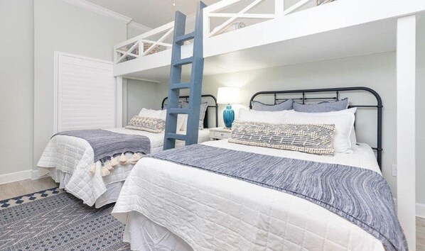 Condo, 3 Bedrooms | 3 bedrooms, free WiFi
