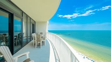 Condo, 3 Bedrooms | Outdoor dining
