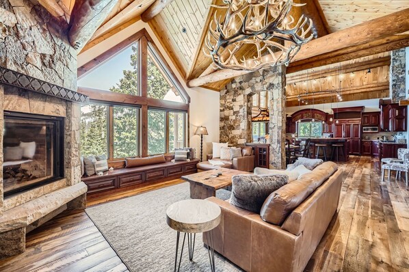 Living area - Bridge To Solitude 6 Bedroom Home (Breckenridge)