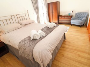 2 bedrooms, individually decorated, individually furnished, free WiFi