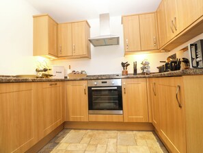 Cookware/dishes/utensils