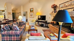 Fireplace - Ma-Ru-Mar, 4 Bedroom 1 Level Resort Home (Jackson County)