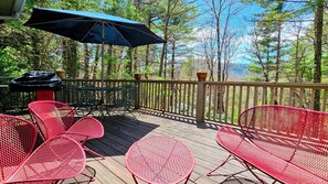 Outdoor dining - Ma-Ru-Mar, 4 Bedroom 1 Level Resort Home (Jackson County)