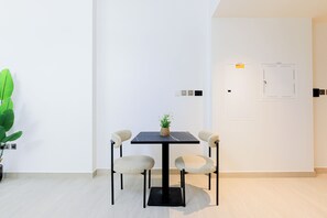 Free WiFi - Stylish Stu in Medore Modern Amenities (Dubai)