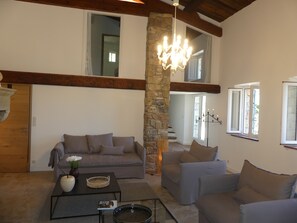 智能电视、壁炉