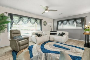 Smart TV, fireplace - Moonlight Villa w/ Hot Tub, Pool, Turf Yard! (Sarasota)