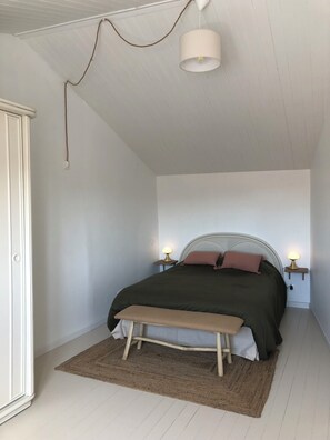 4 bedrooms, desk, iron/ironing board, travel crib - House by the sea in a quiet setting - 4 bedrooms 3 shower rooms (Bretignolles-sur-Mer)