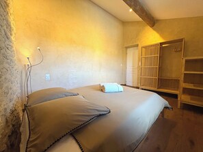 3 soverom, strykejern/-brett, wi-fi og sengetøy