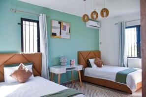 3 bedrooms, desk, iron/ironing board, travel crib