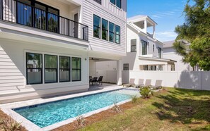 Een verwarmd zwembad