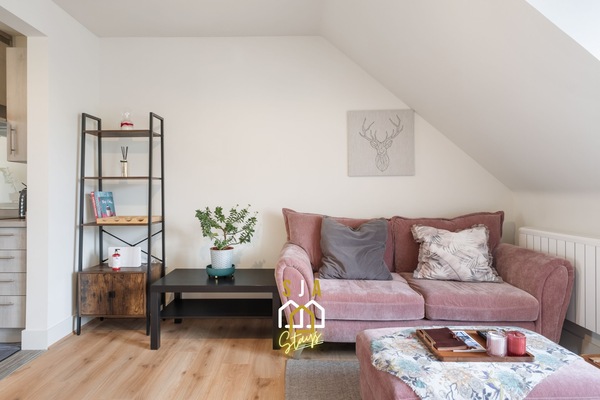 Living Room / Lounge