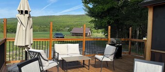 Charming 3-room cabin in Millmont with fire pit, AC, freeWiFi, hammock and porch