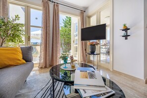 House, 2 Bedrooms, Terrace | Living room