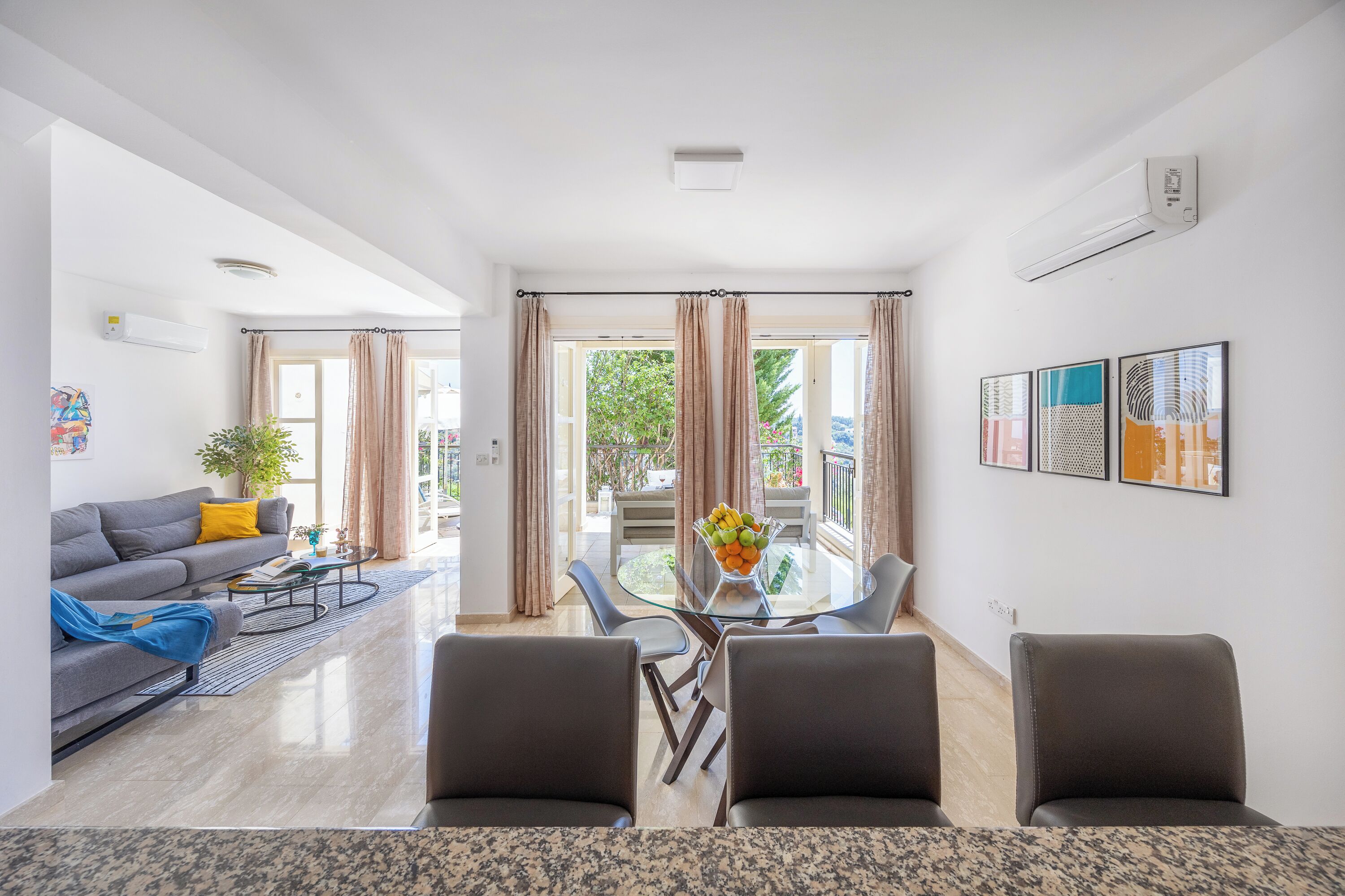 Rumah, 2 kamar tidur, teras | Ruang keluarga