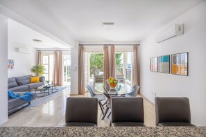 House, 2 Bedrooms, Terrace | Living room