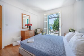 House, 2 Bedrooms, Terrace