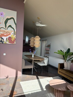 Interior - Renovated, detached and cozy vacation home with fenced garden! (Tzummarum)