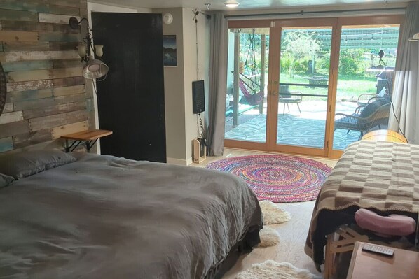 1 chambre, bureau, fer et planche à repasser, Wi-Fi