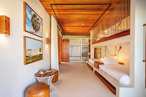 Deluxe Suite, Beach View | 1 bilik tidur, peralatan tempat tidur premium, gebar bulu kapas 