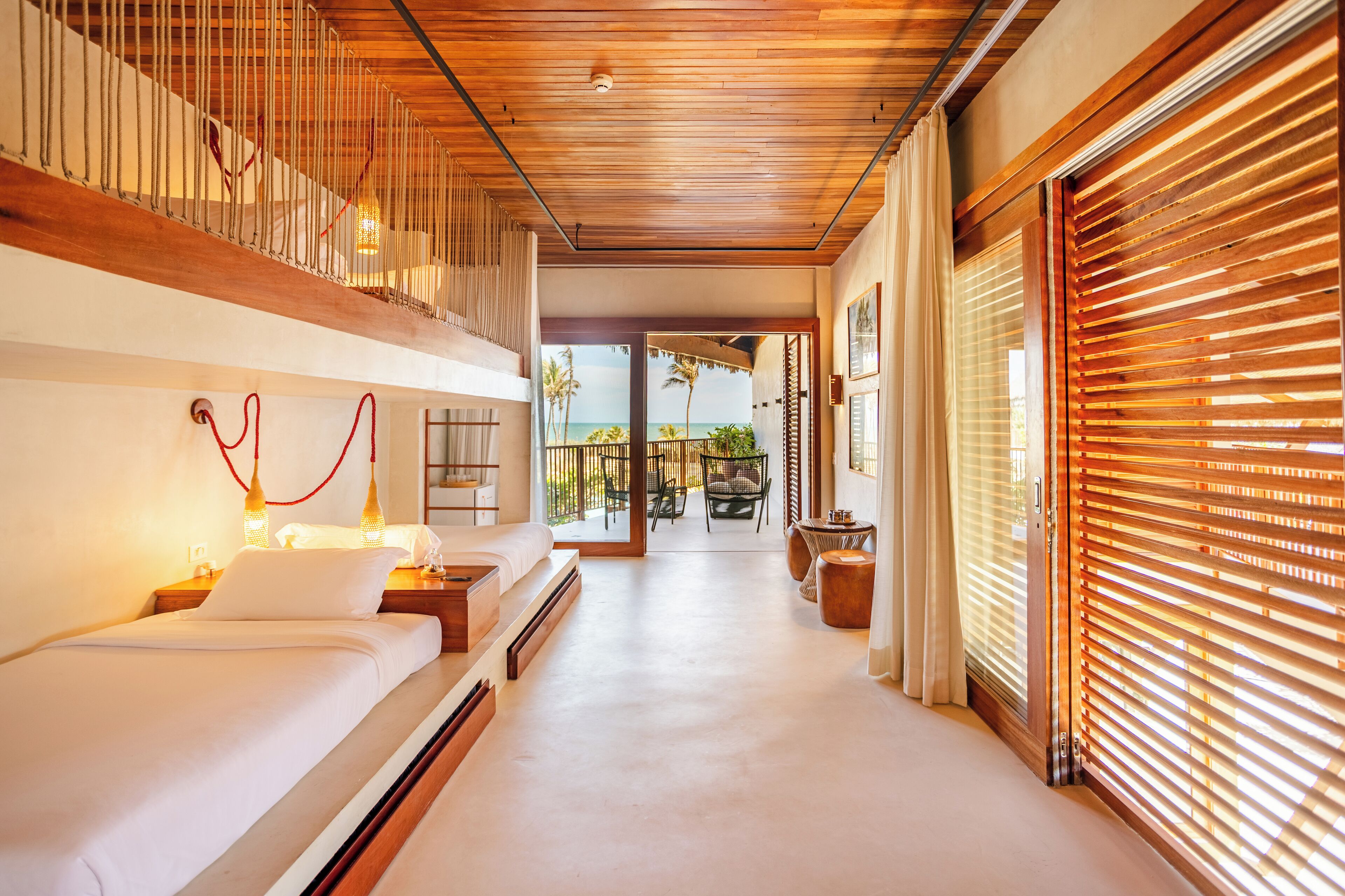 Phòng Suite Deluxe, quang cảnh bãi biển | 1 phòng ngủ, bộ đồ giường cao cấp, chăn bông, nệm có lớp đệm bông 