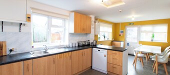 Thornbury Guest House Room 8