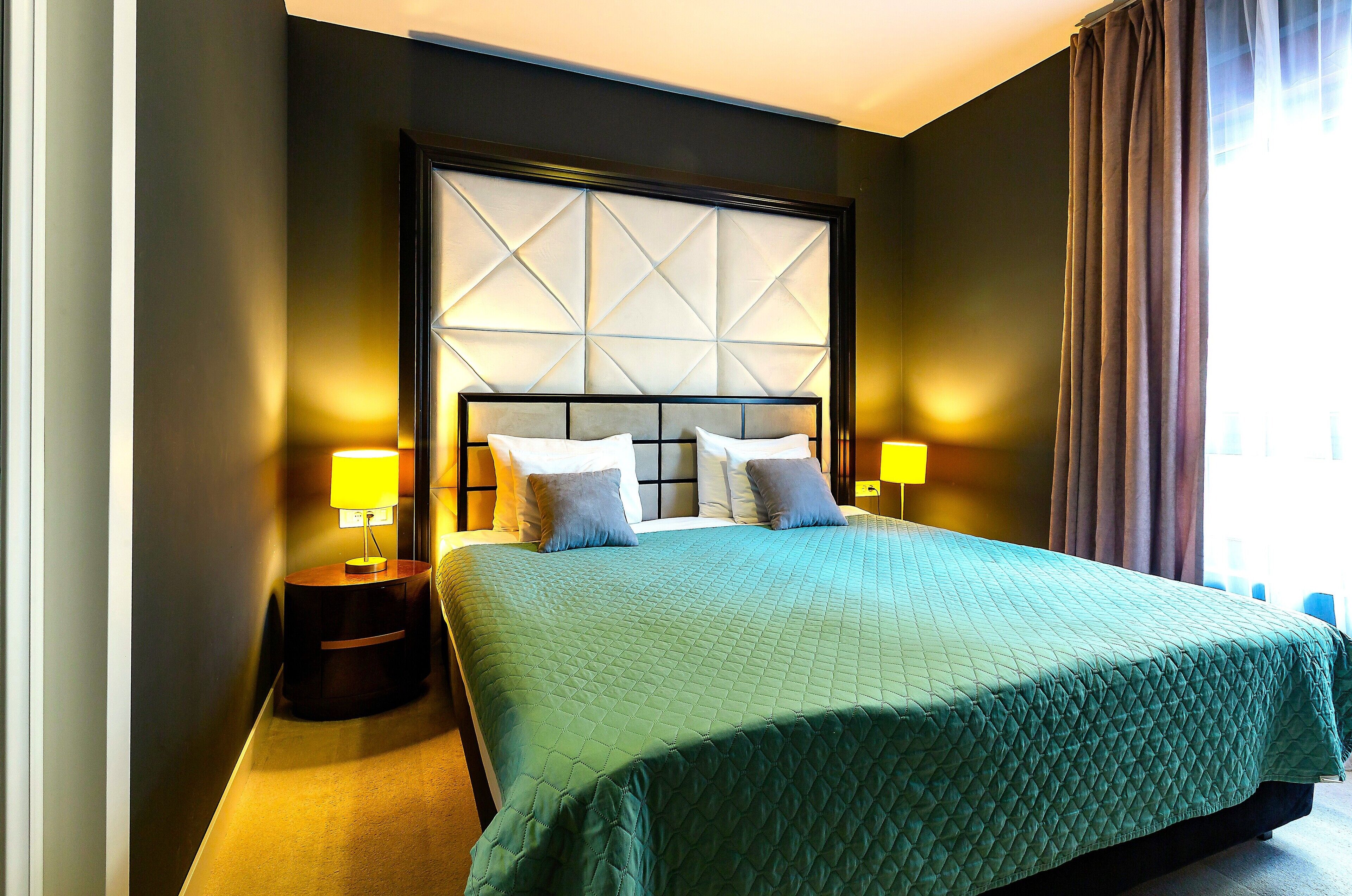 Hochwertige Bettwaren, Select-Comfort-Betten, Zimmersafe