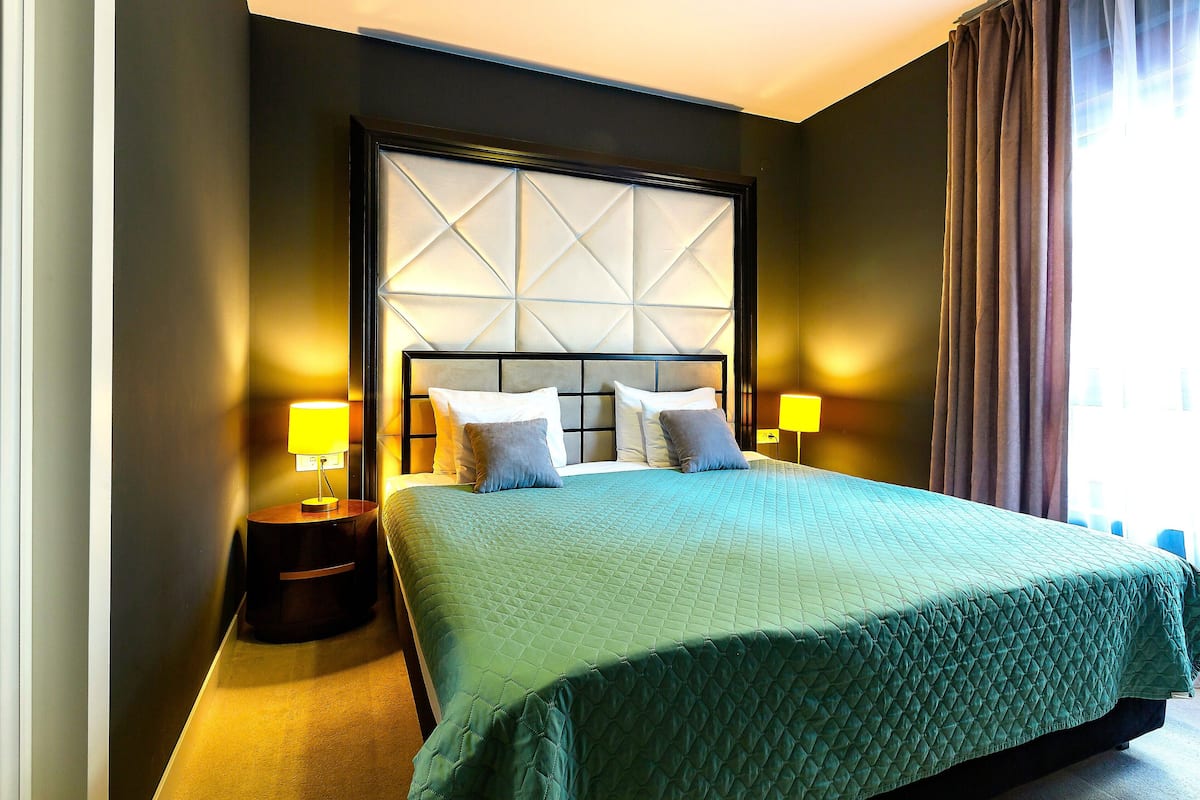 Premium bedding, Select Comfort beds, in-room safe, iron/ironing board