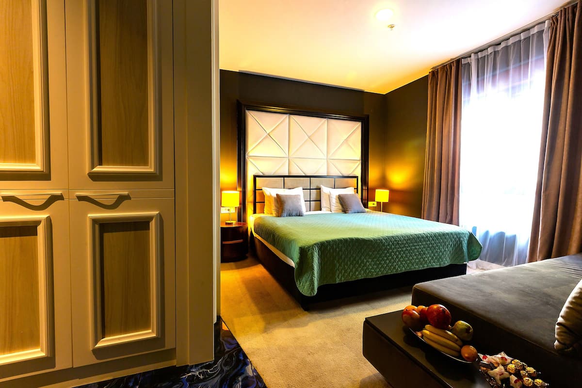 Premium bedding, Select Comfort beds, in-room safe, iron/ironing board