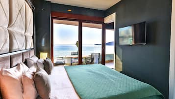 Royal Suite, Balcony, Sea View | Premium bedding, Select Comfort beds, in-room safe, iron/ironing board